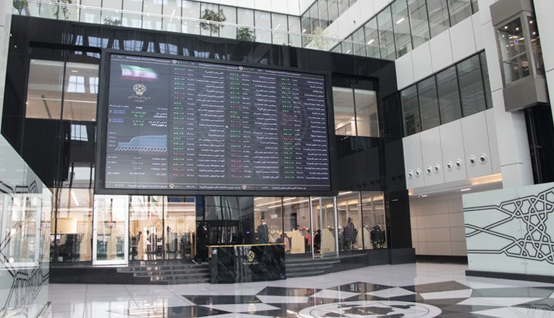 عزم دولت برای حمایت از بازار سرمایه در سال «رشد تولید و مهار تورم»